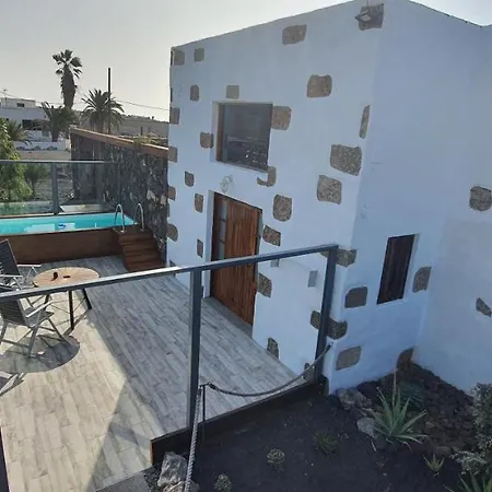 Caserío Leandro Tías