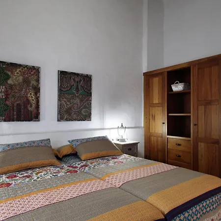 Villa Caserío Leandro Tías