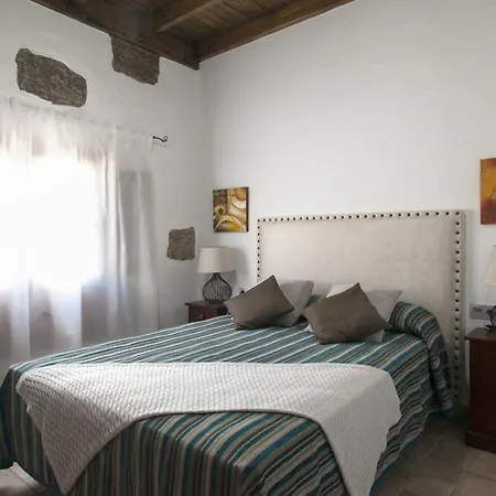 Caserío Leandro Tías