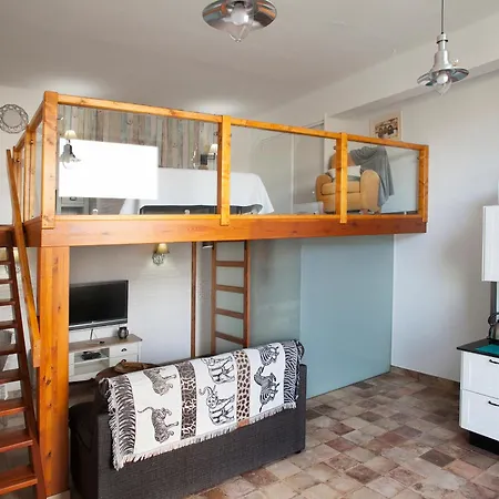 Caserío Leandro Tías