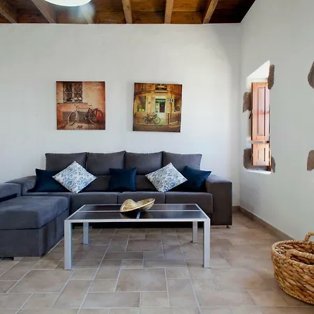 Caserío Leandro Villa *