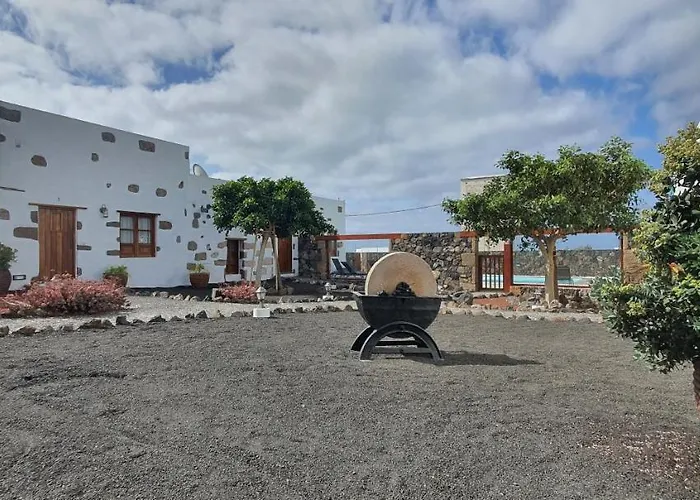 Caserio Leandro Villa Tias