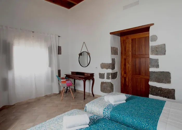 Caserio Leandro Villa *