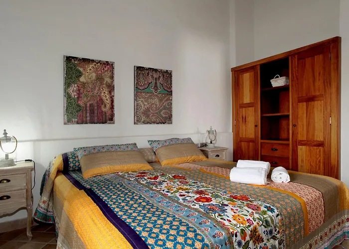 Caserio Leandro Villa Tias